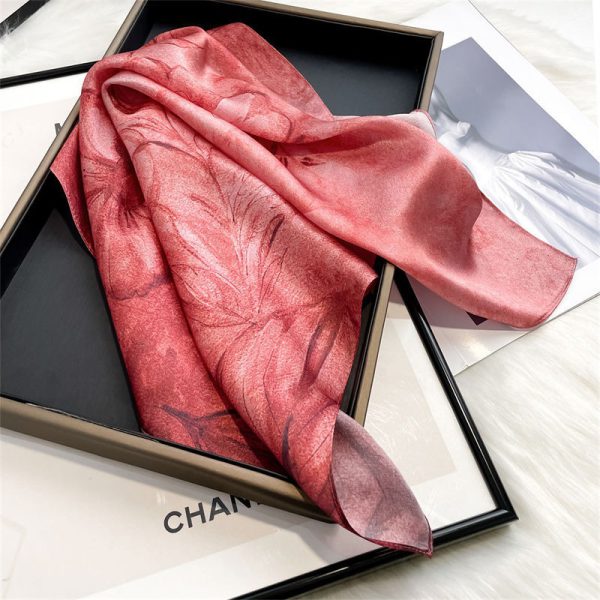 Small square scarf, mulberry silk flower, Hangzhou silk scarf, versatile in spring and autumn - Image 4